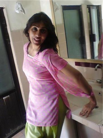 25P ARABIAN GIRLS - HOTTER AS HOT XIX