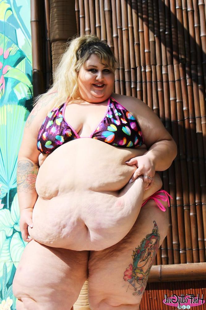 25P Hoodyman SSBBW 312 . Fat piggy Karen exposure .