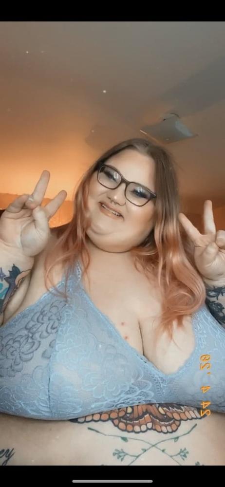 25P Hoodyman SSBBW 312 . Fat piggy Karen exposure .
