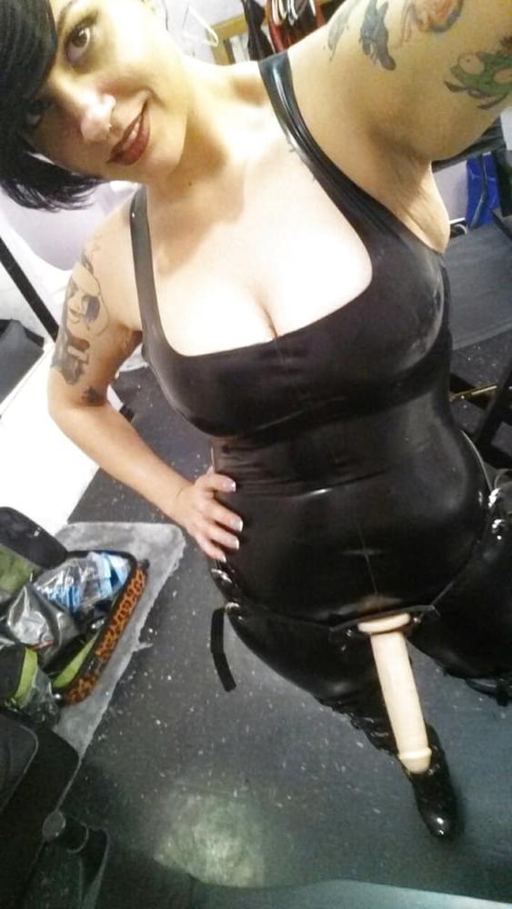 25P Girls With Strapon Vol 3