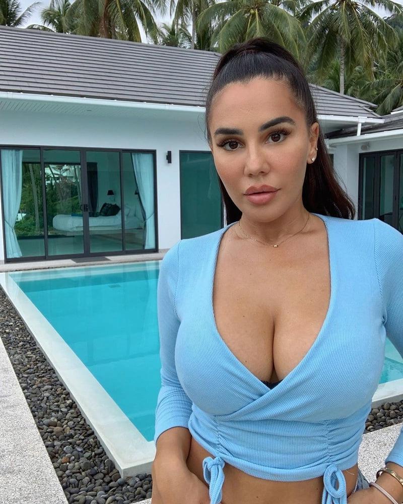 25P She needs BBC (10)