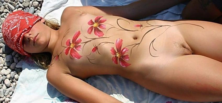 25P Hot Girls with Body Paint 4