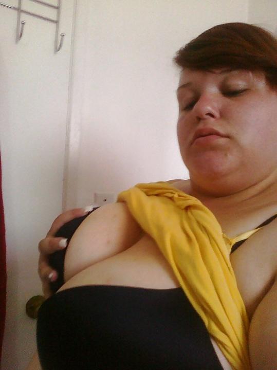 25P Thick white girl. sucking popscile
