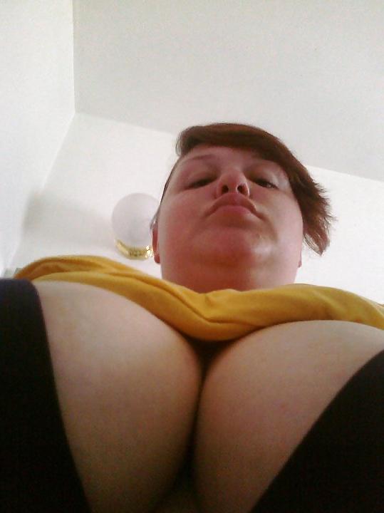 25P Thick white girl. sucking popscile