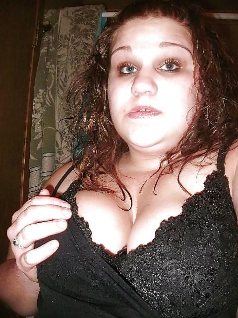 25P Thick white girl. sucking popscile