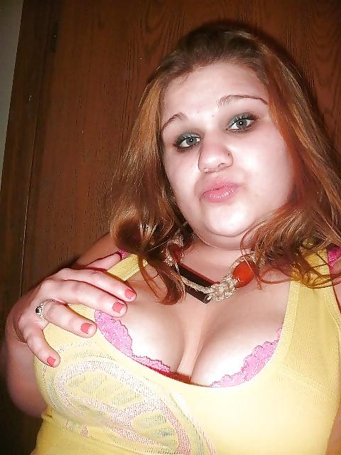 25P Thick white girl. sucking popscile