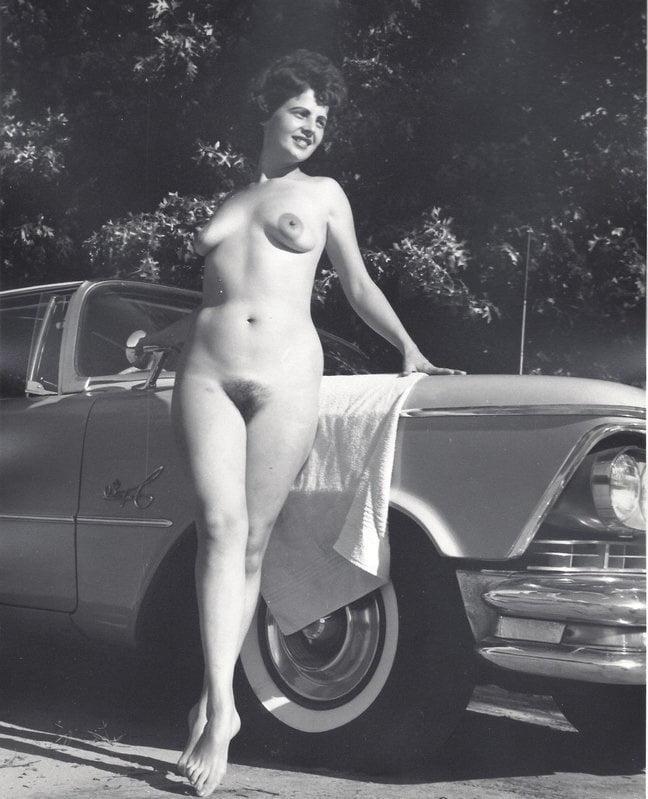 25P Naked Vintage Girls 57