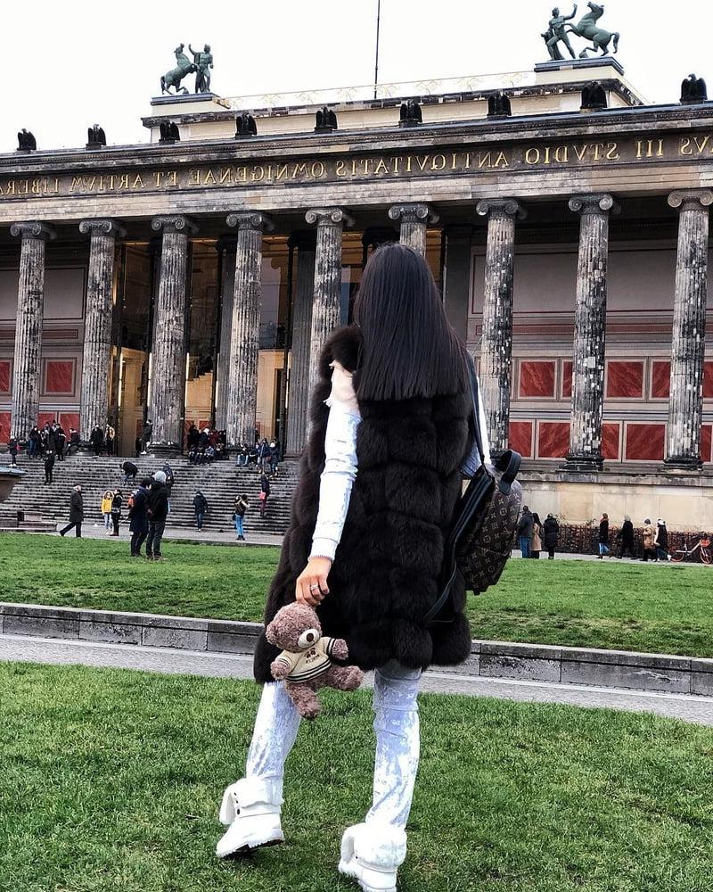 25P Ukrainian bimbo girl 1
