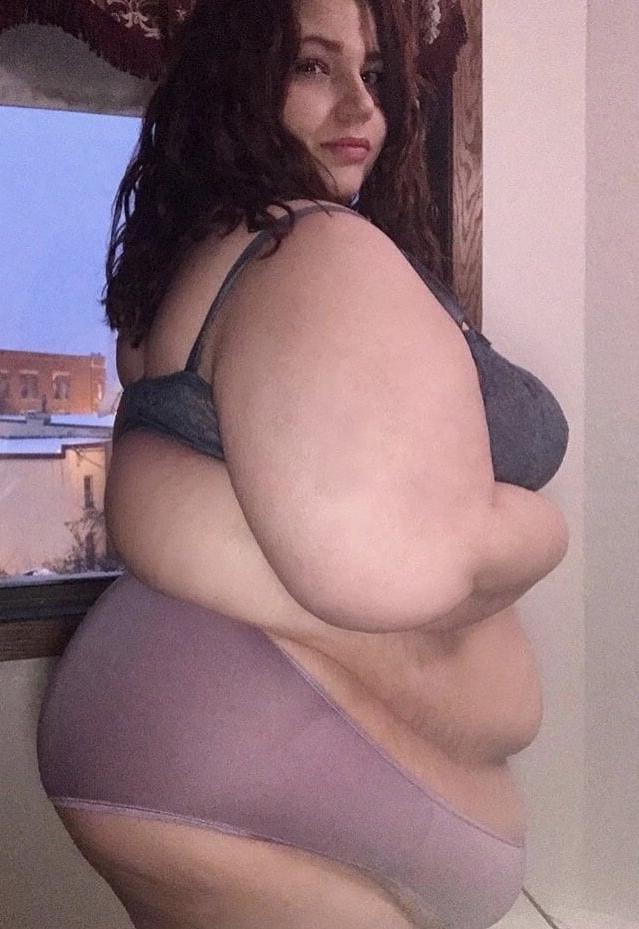 25P Fat Chicks With Deceptively Thin Faces 10