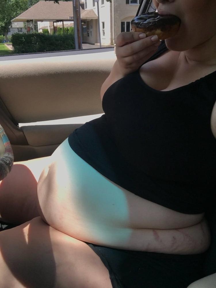 25P Fat Chicks With Deceptively Thin Faces 10