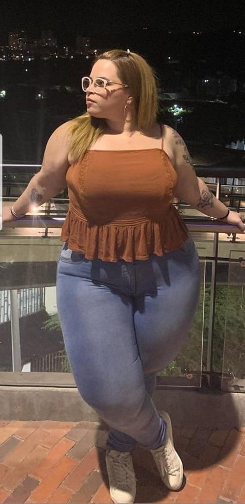 25P Fat Chicks With Deceptively Thin Faces 10