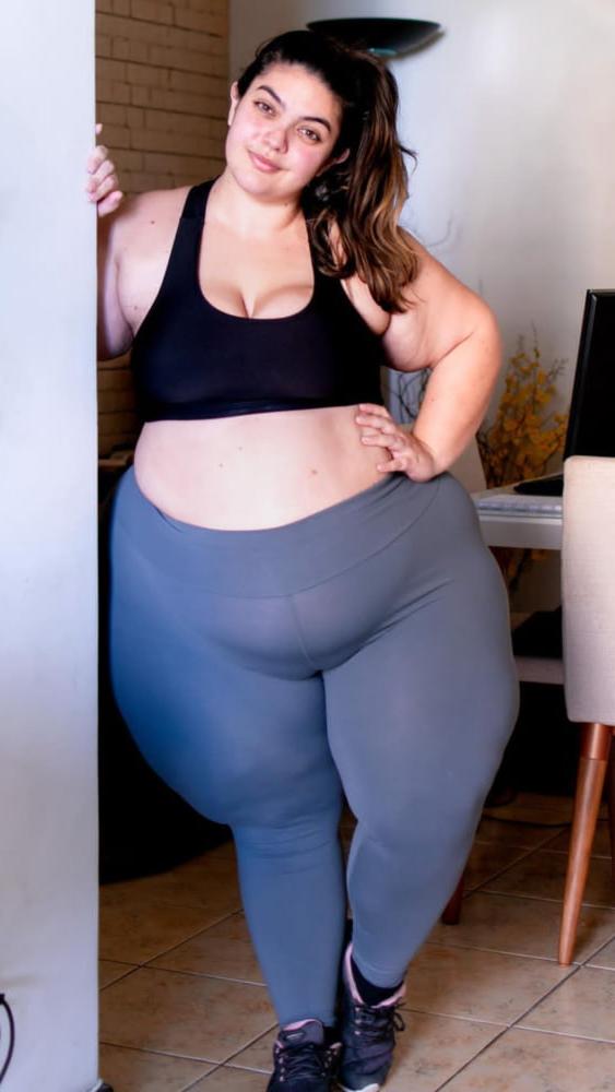 25P Fat Chicks With Deceptively Thin Faces 11