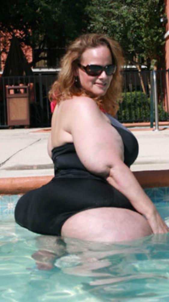 25P Fat Chicks With Deceptively Thin Faces 11