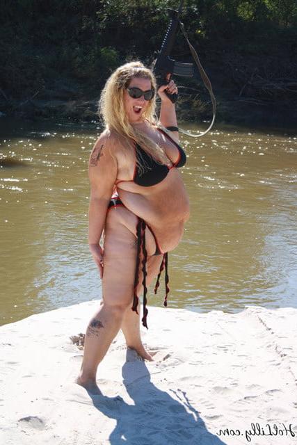 25P Fat Chicks With Deceptively Thin Faces 11