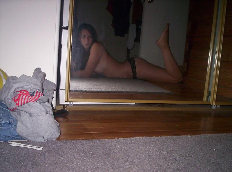 19P Brunette mirror shots and poses