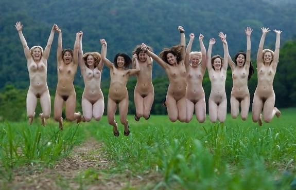 25P Groups of Nude Girls 002