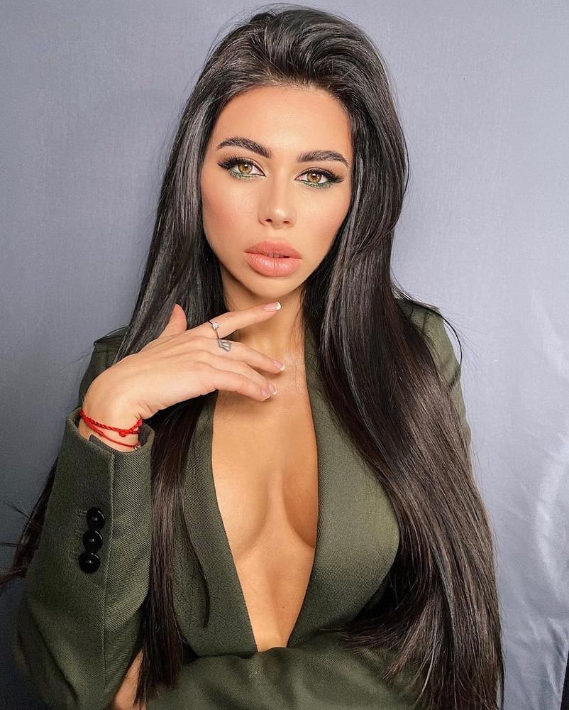 25P Ukrainian bimbo girl 2