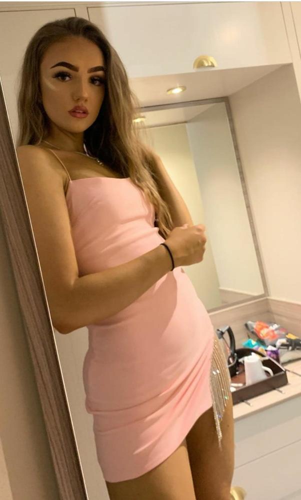 25P Essex girl Sadie loves her boyfriend's BBC in all her holes