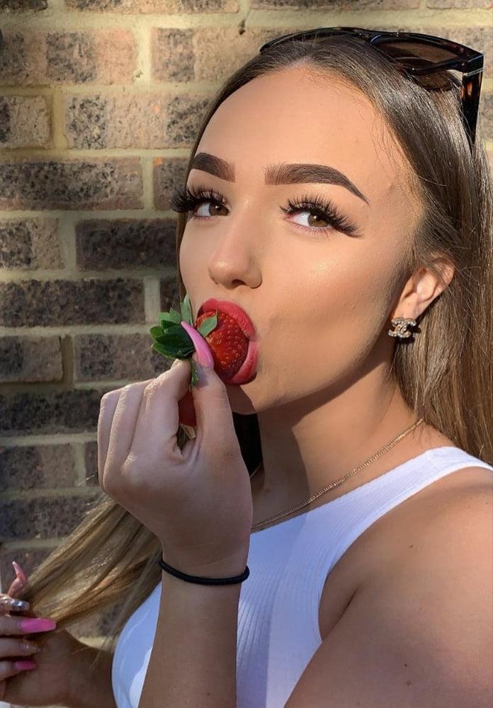 25P Essex girl Sadie loves her boyfriend's BBC in all her holes