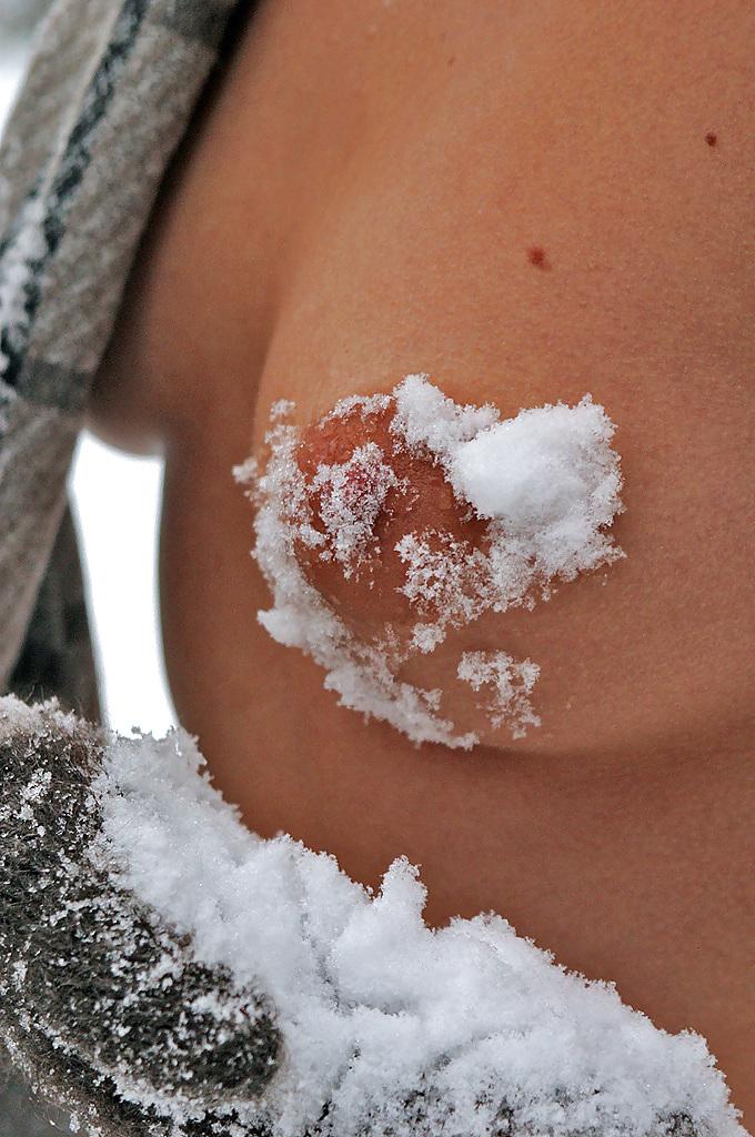 25P Public Nudity ( Snow ) 