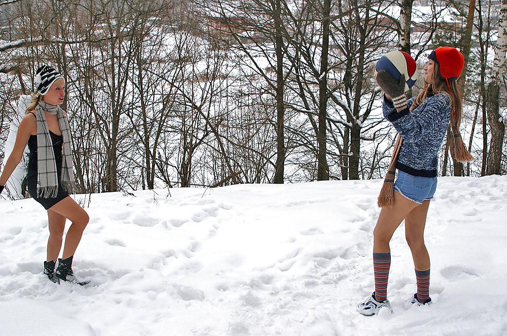 25P Public Nudity ( Snow ) 