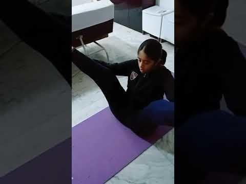 7P Yoga bikini  model