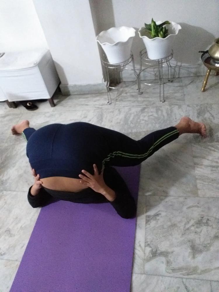 7P Yoga bikini  model