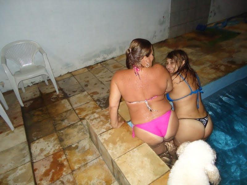 21P Compilation - Brazilian girls in the pool 02.