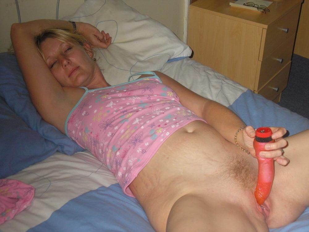 24P AMATEUR - GIRLS MASTURBATE 03