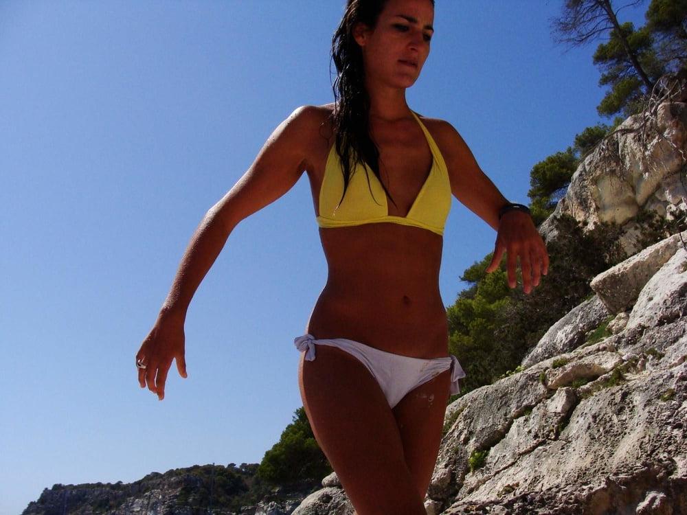 25P AMATEUR GIRLS ON HOLIDAY