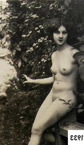 25P Don't Let Clothes Fool You: Girls pre 1960 had Big Butts and
