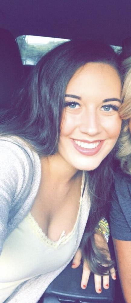 25P SEXY Harvard '21 Cheerleader With Friends