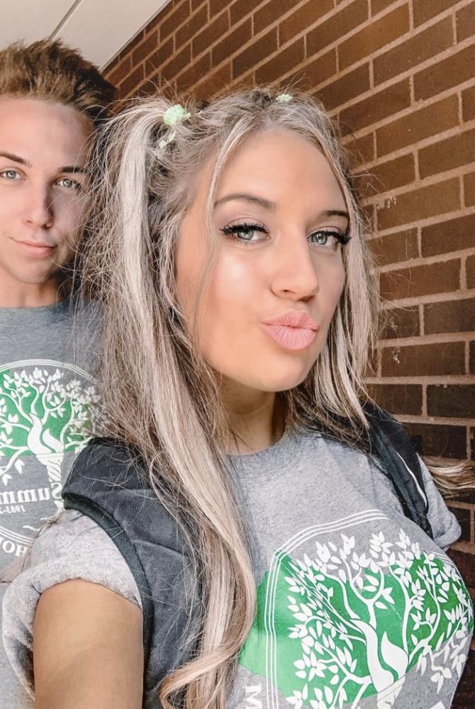 25P SEXY Harvard '21 Cheerleader With Friends
