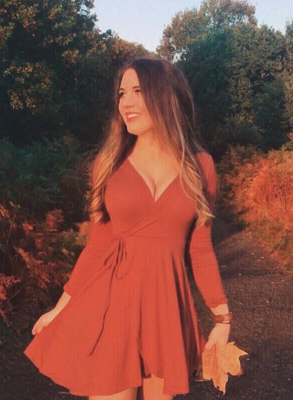 25P SEXY Harvard '21 Cheerleader With Friends