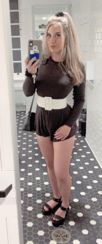25P SEXY Harvard '21 Cheerleader With Friends