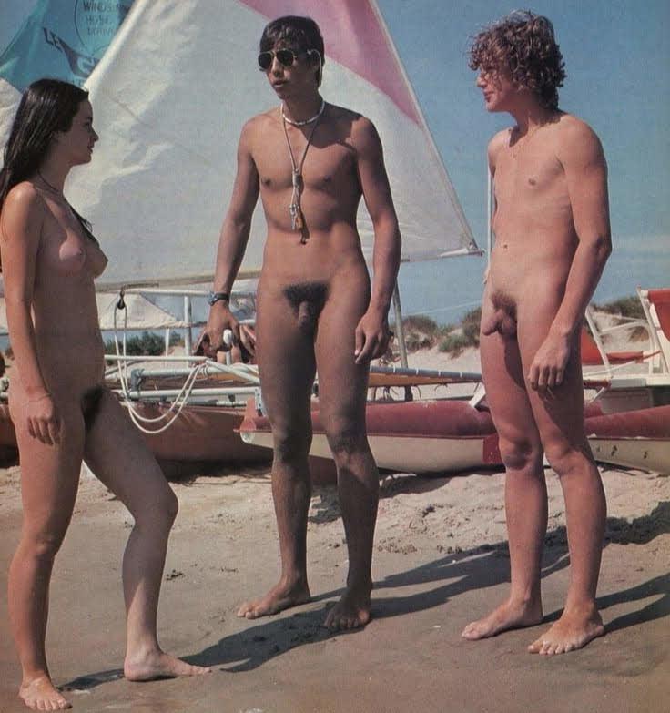 25P Naked Vintage Girls 56