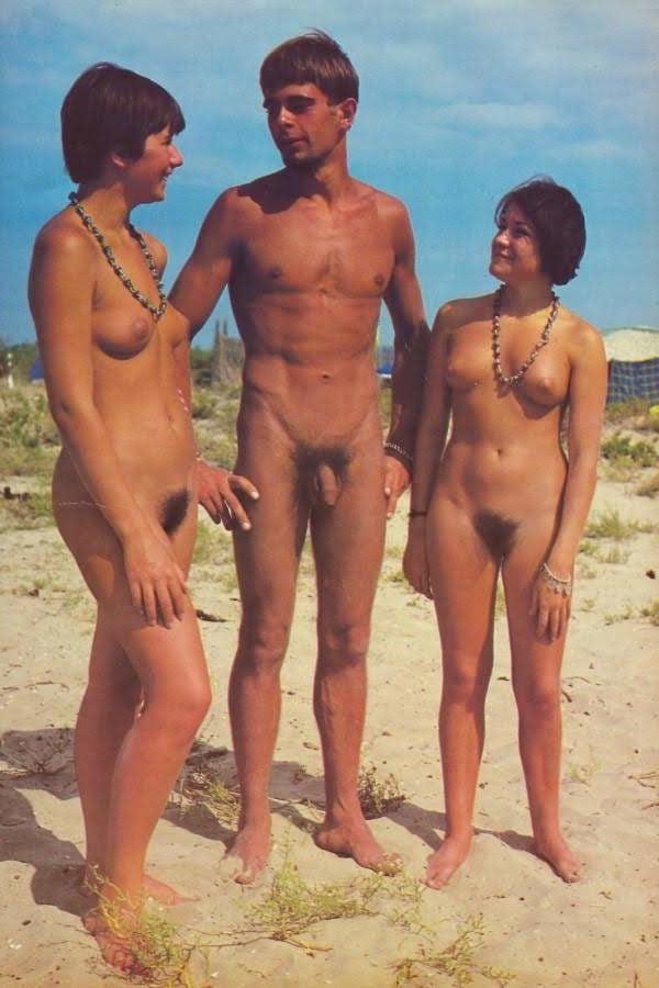 25P Naked Vintage Girls 56