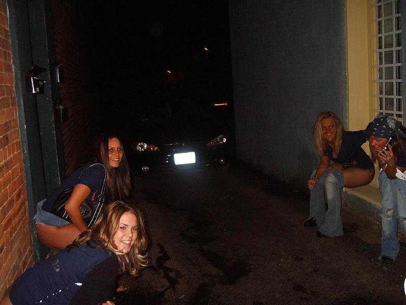 15P Nice (outdoor) toilet and bathroom girls 7