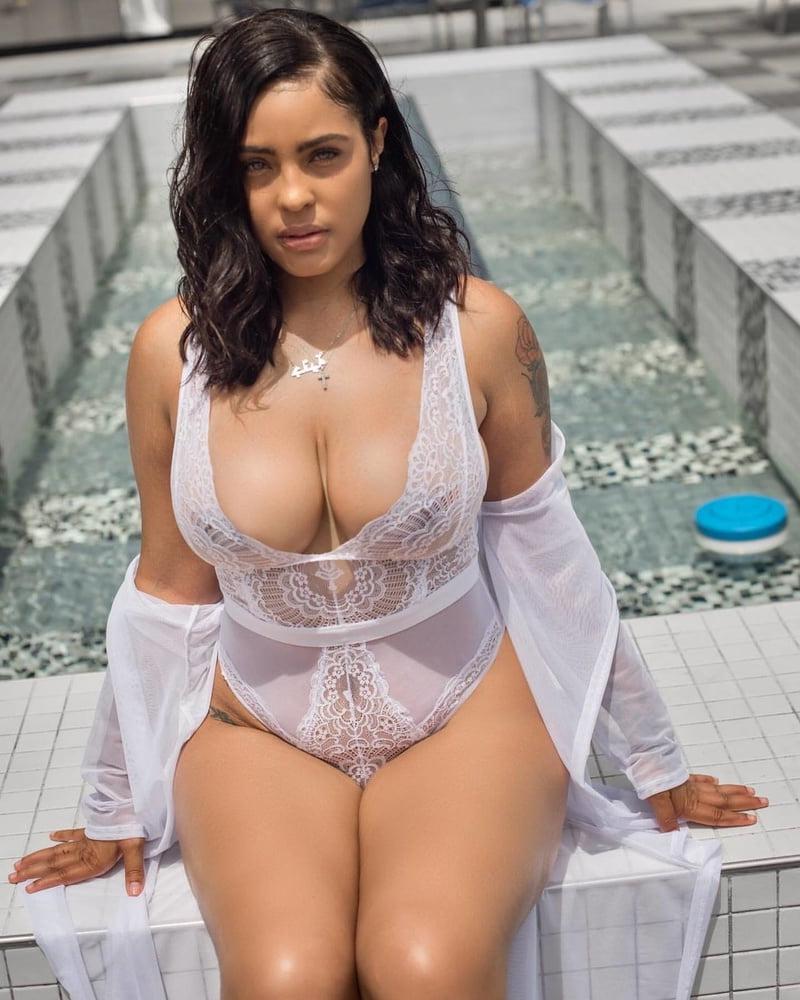 25P Pretty Curvy 2