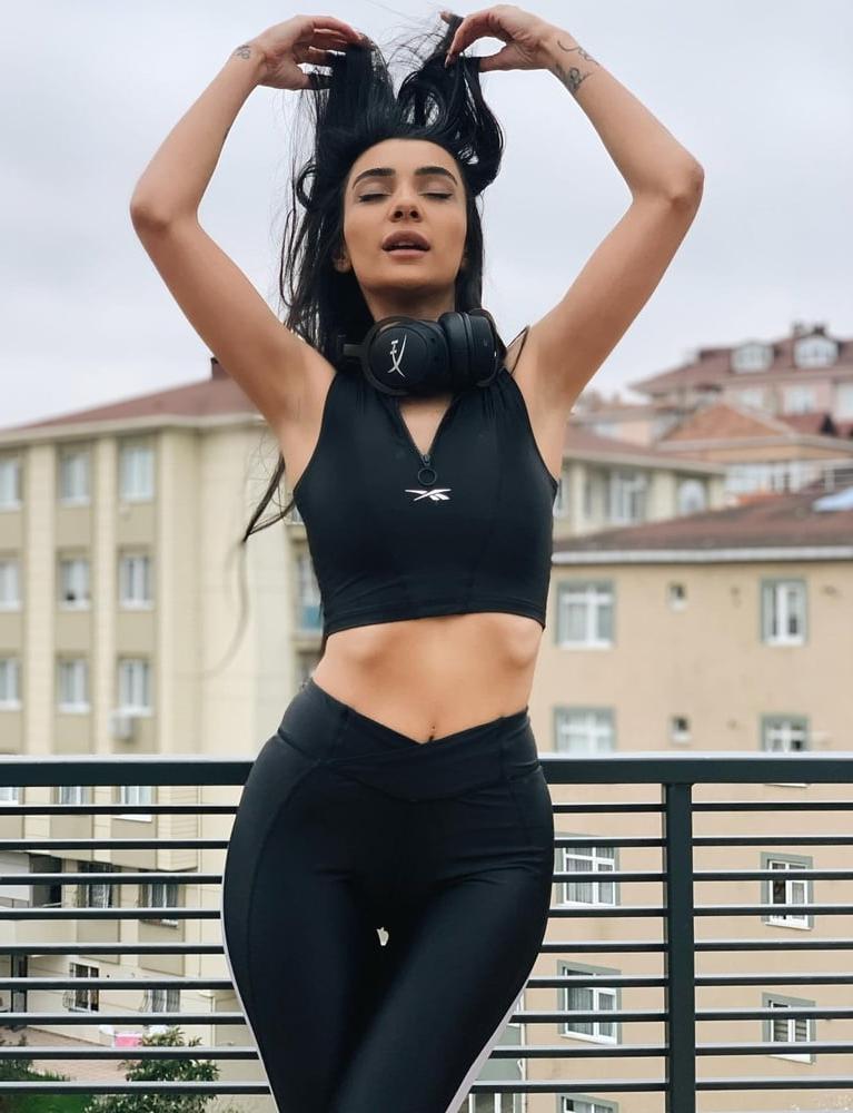 18P Turkish Instagram Girls 86 Gamer Kubra