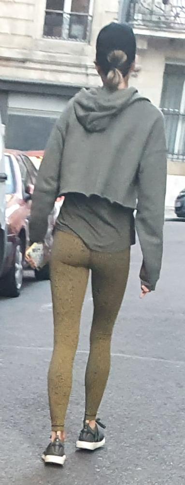 7P MILF' ASS IN TOGA TIGHT PANTS
