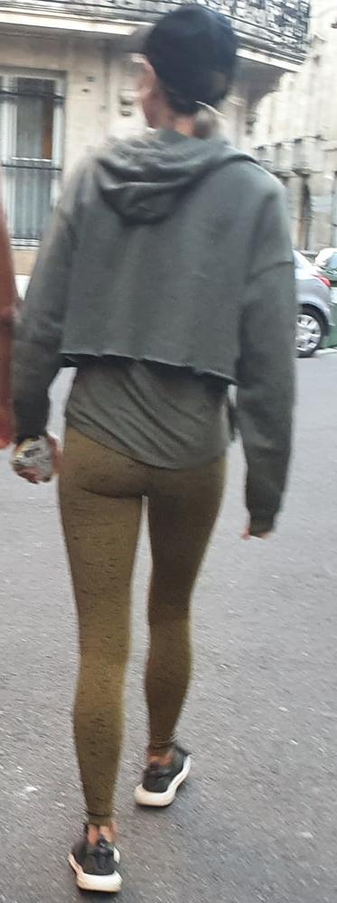 7P MILF' ASS IN TOGA TIGHT PANTS