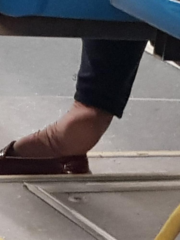 25P Capture nylon  Feet of fat mature latin woman