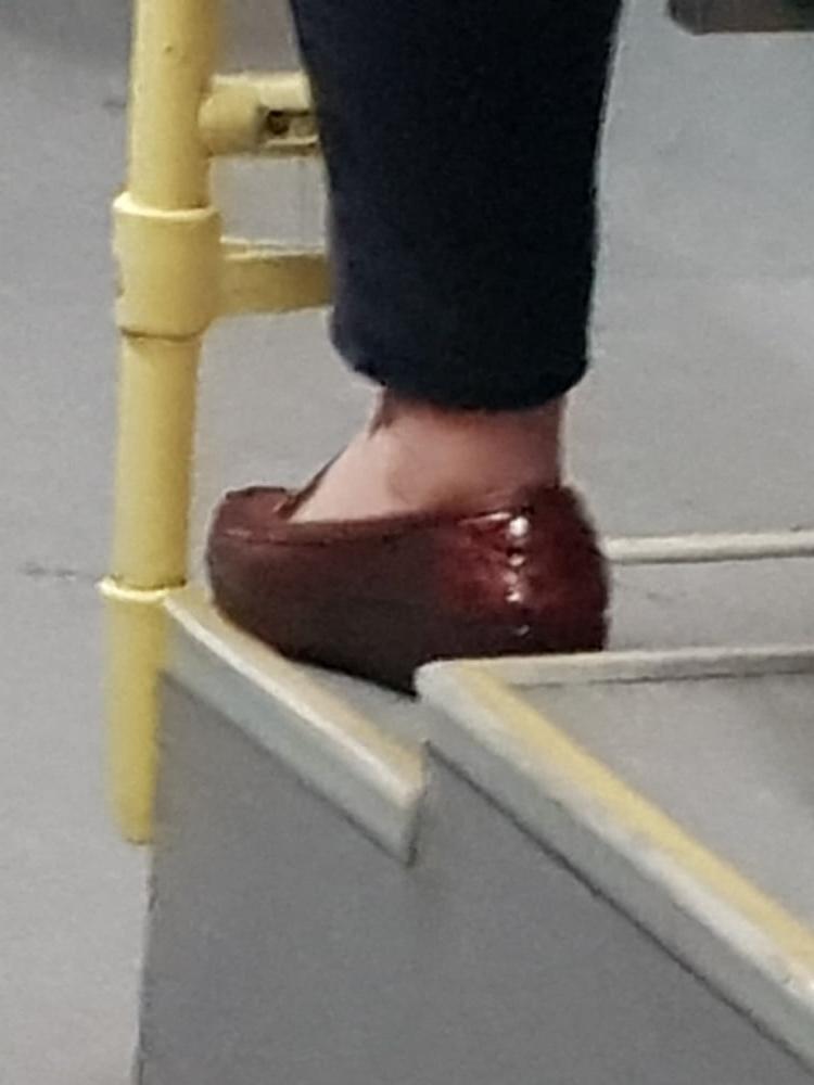 25P Capture nylon  Feet of fat mature latin woman