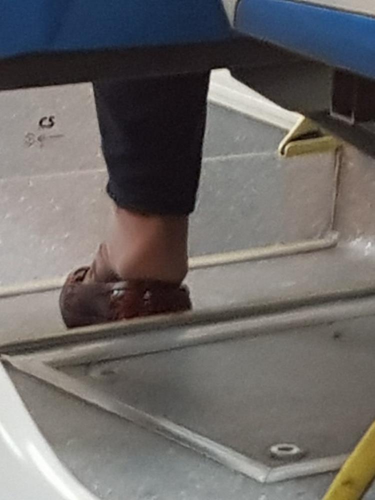 25P Capture nylon  Feet of fat mature latin woman