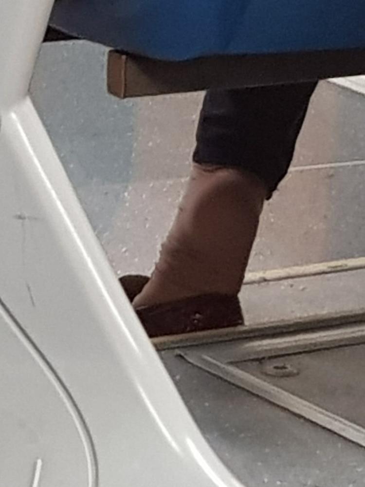 25P Capture nylon  Feet of fat mature latin woman