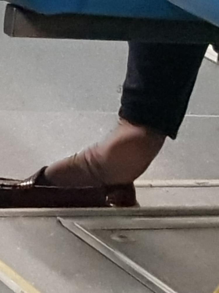 25P Capture nylon  Feet of fat mature latin woman