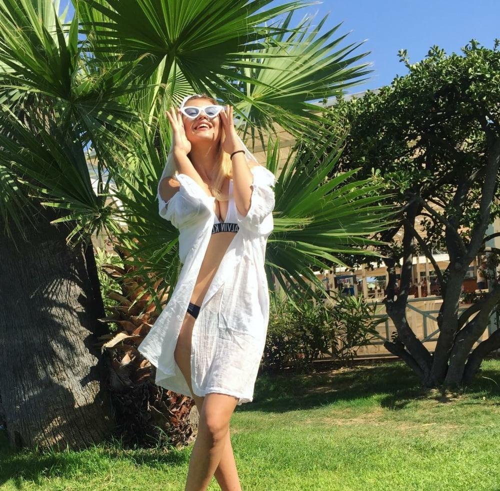 19P Turkish Instagram Girls 82 Esra
