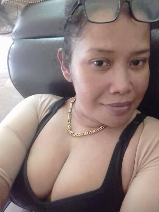 13P Suriani Cheating Wife,JB ,47 years old