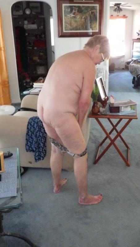 25P 26. Mature Florida couple